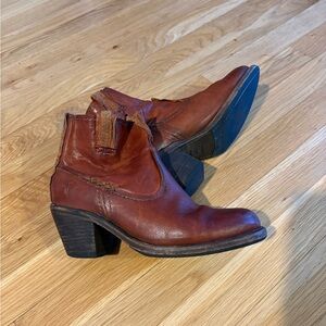 Frye Cognac Leather Ankle Booties Women’s Size 8